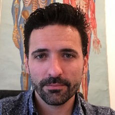 Dr. Benjamin Van den Broek 